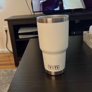 Yeti white tumbler